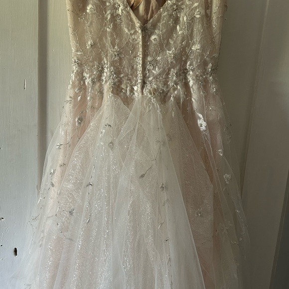 Maggie Sottero Paige Wedding Dress Size 10 - Picture 7 of 16